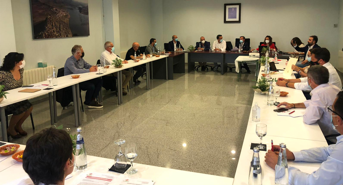 El equipo de gobierno perfila en Alange el presupuesto de la Diputación de Badajoz para el 2022