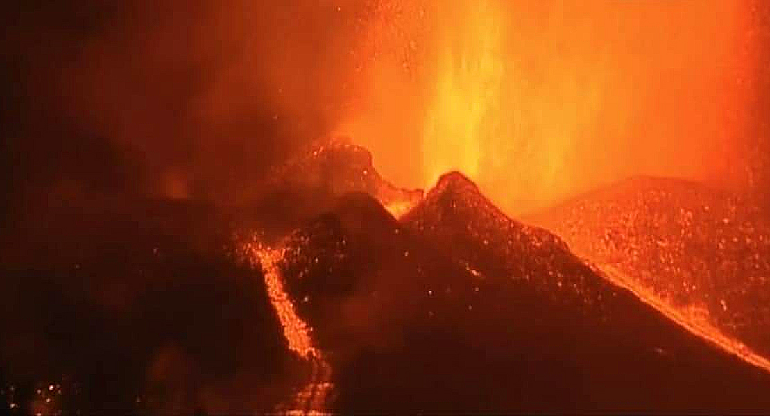 Una nueva colada amenaza a otra zona de La Palma