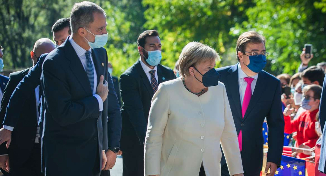 Angela Merkel recibe en Extremadura el premio Carlos V de la mano del rey Felipe VI