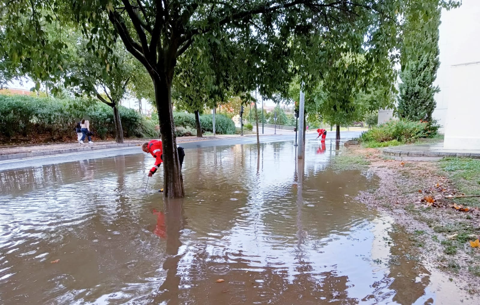 Los Bomberos de Badajoz realizan multitud de salidas tras las fuertes lluvias