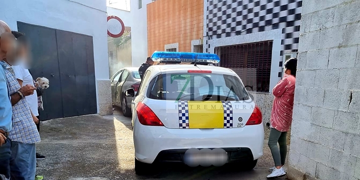 Huyen de la Policía en una persecución por las calles del Cerro de Reyes (BA)