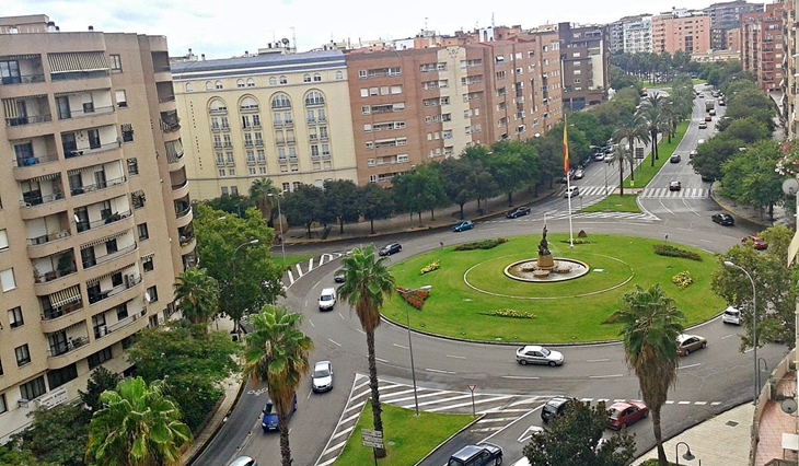 Cortes de tráfico en Valdepasillas: Desfile de la Fiesta Nacional en Badajoz