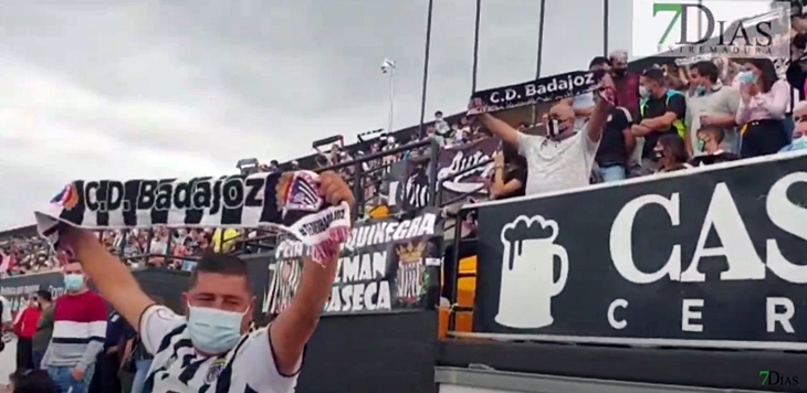 Gran ambiente en el encuentro del CD. Badajoz y el Real Racing Club de Santander