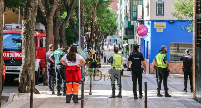 REPOR: Incendio de vivienda en la barriada de San Fernando (Badajoz)