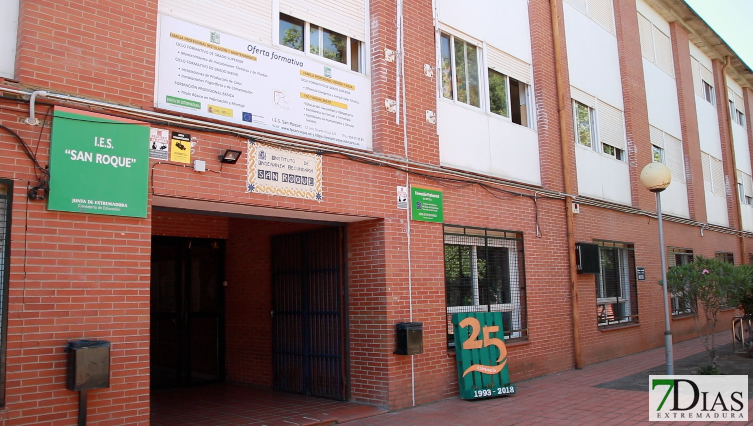 El IES San Roque de Badajoz denuncia la falta de personal no docente