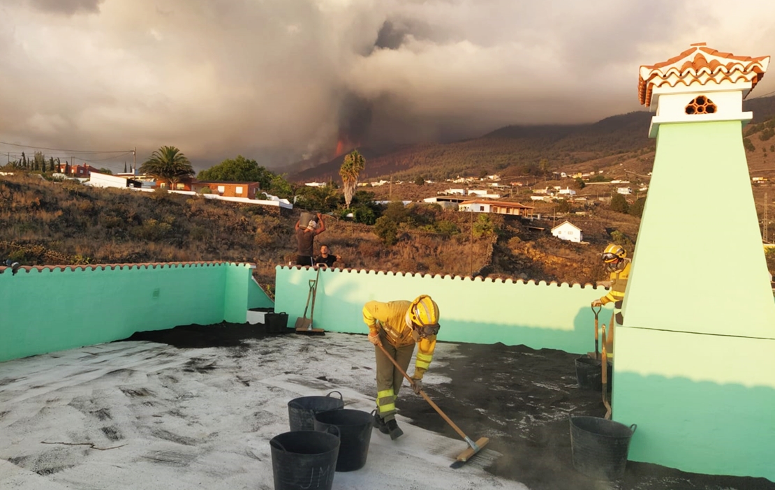 La apertura de una nueva boca del volcán deja sin agua a 3.000 palmeros