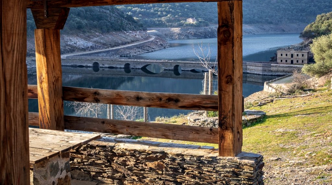 Tres heridos al caer desde un mirador en Monfragüe