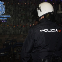Una mujer denuncia en Badajoz y detienen al encargado de un local por explotación sexual y laboral