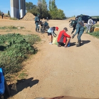 46 voluntarios limpian el río Guadiana a su paso por Mérida
