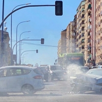 Los bomberos actúan en un accidente en Badajoz