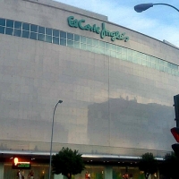 El Corte Inglés apaga las fachadas de sus centros por una buena causa