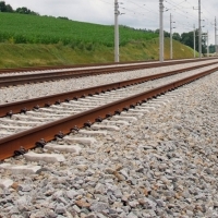 Milana Bonita: “Nos venden el tren rápido pero las líneas extremeñas siguen con traviesas de madera”