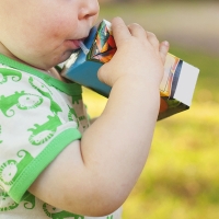 Un envase de zumo tiene la cantidad de azúcar diaria recomendada para un niño