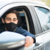 La DGT prohíbe las mascarillas negras en los exámenes realizados en Badajoz