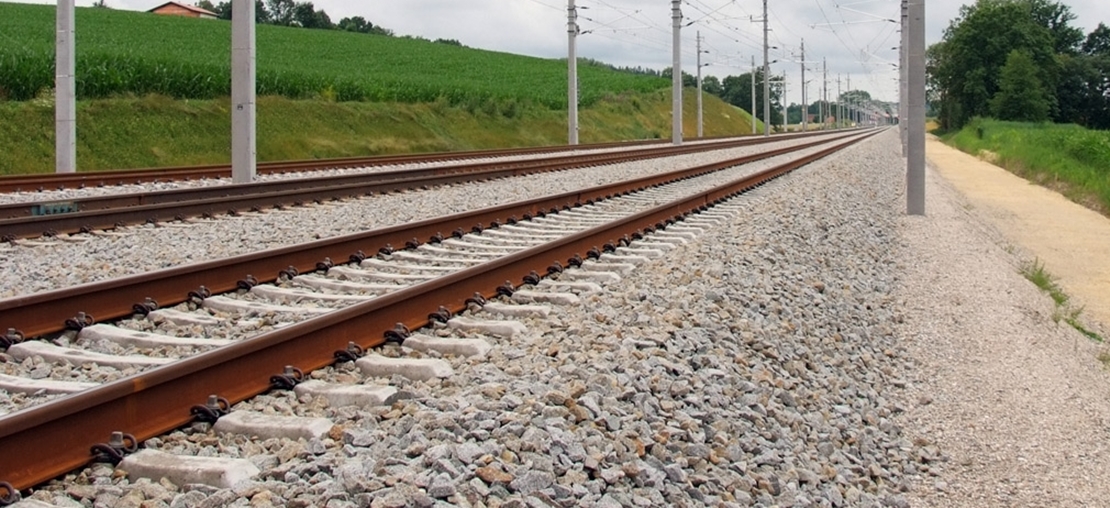 Milana Bonita: “Nos venden el tren rápido pero las líneas extremeñas siguen con traviesas de madera”