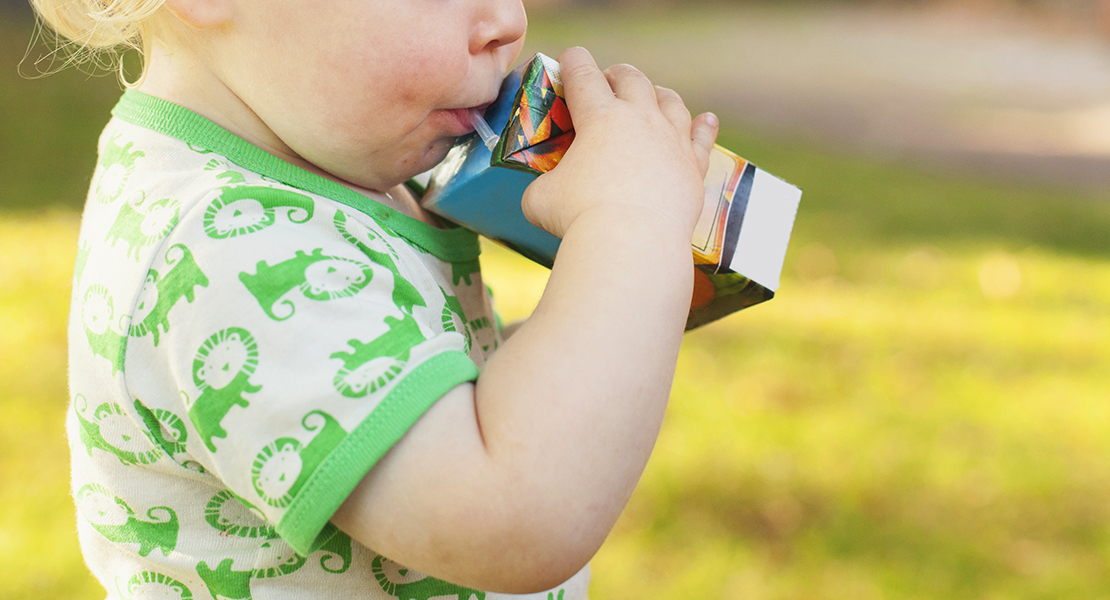 Un solo envase de 200 ml de zumo iguala la cantidad de azúcar diaria recomendada para un niño