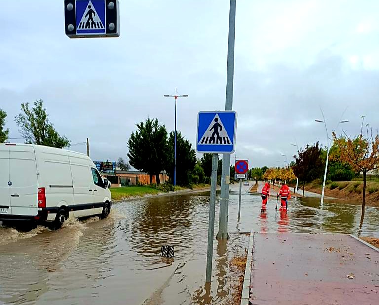 Los Bomberos de Badajoz realizan multitud de salidas tras las fuertes lluvias