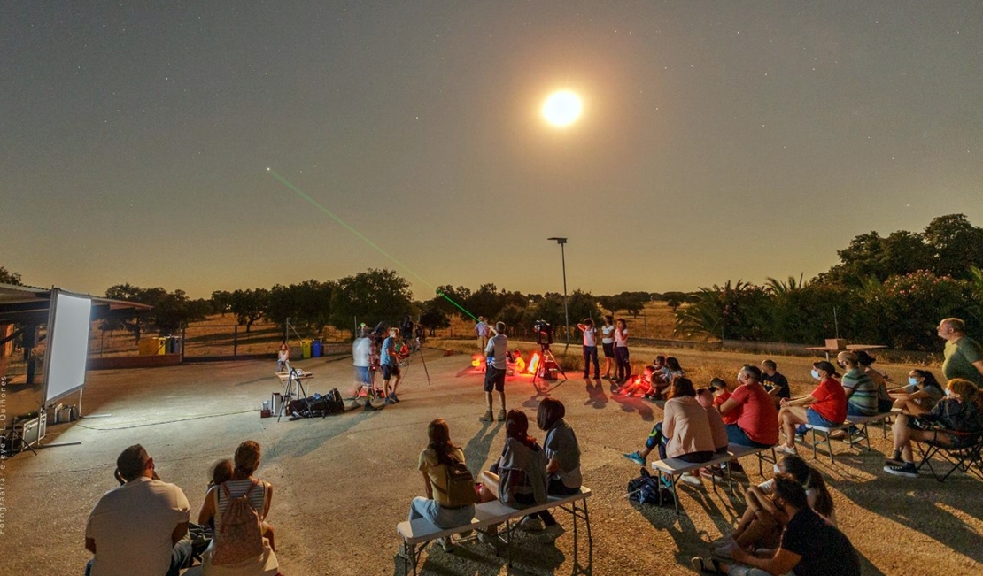 Los extremeños disfrutan del cielo nocturno gracias a la Diputación de Badajoz
