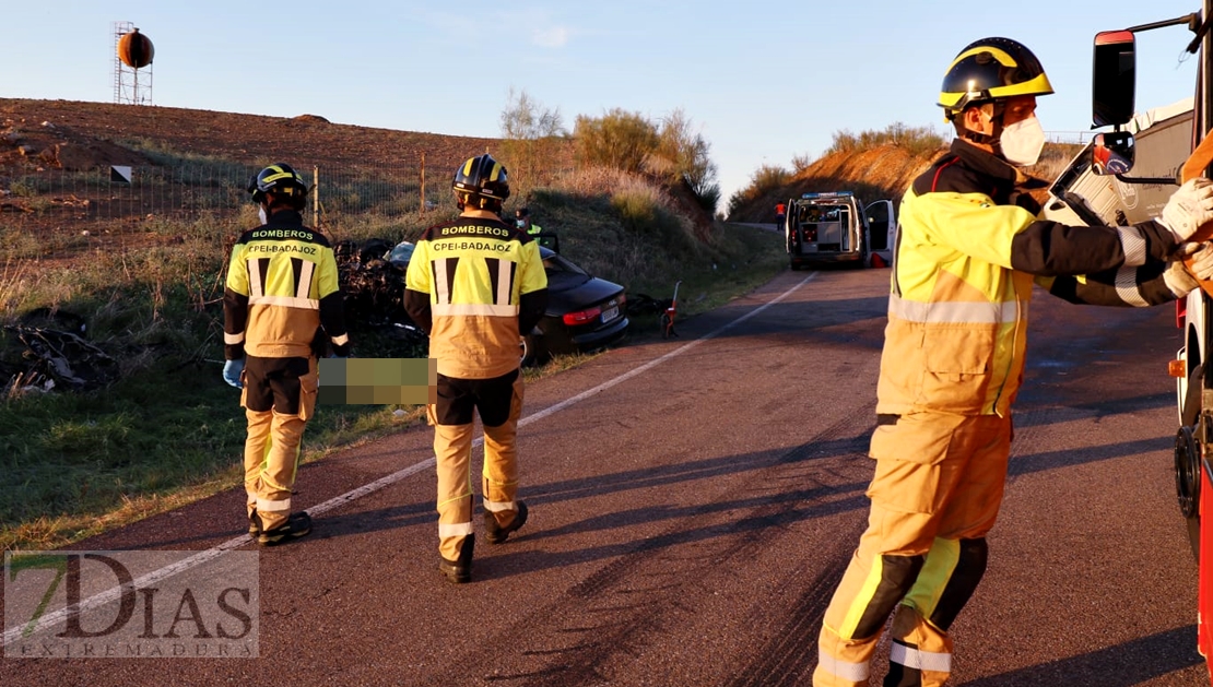 Brutal accidente con víctima mortal en la EX-212