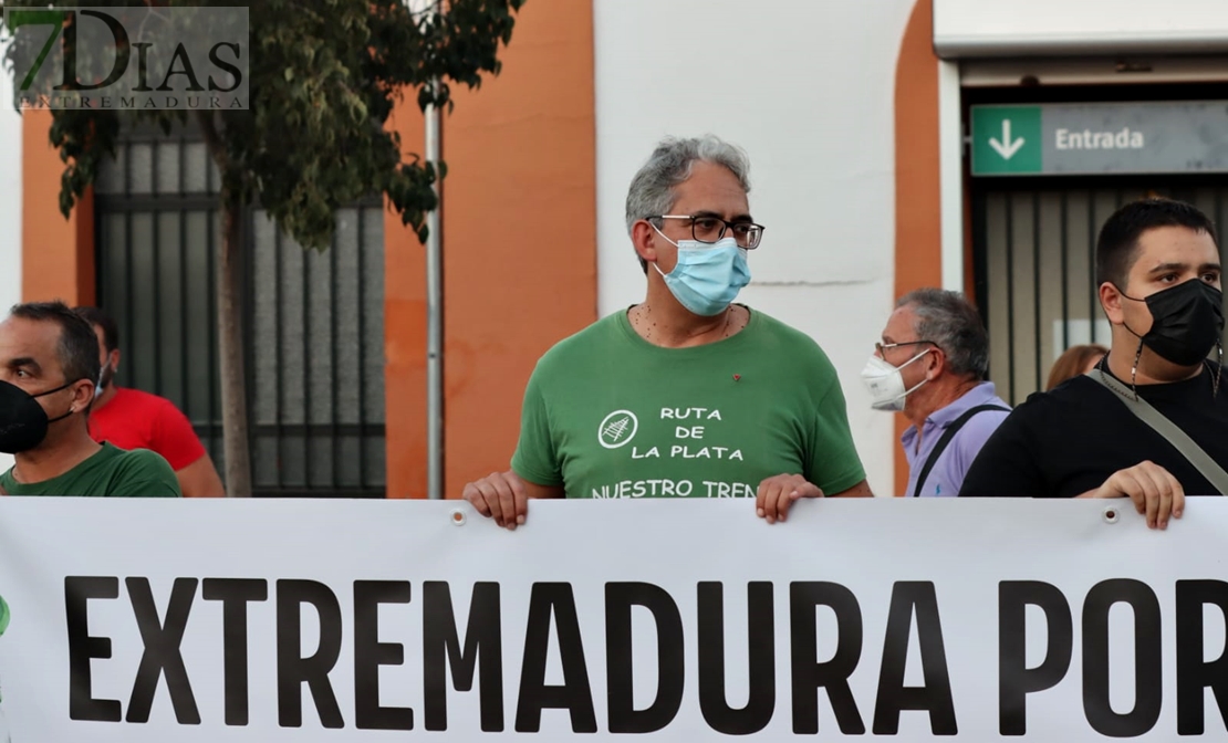 Almendralejo sale a la calle para pedir un tren que vertebre la región