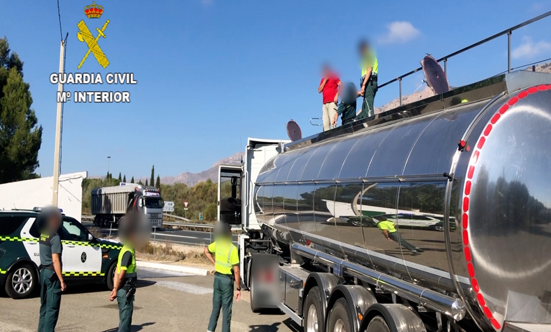 Detienen e investiga a 10 personas relacionadas con el transporte ilegal de productos