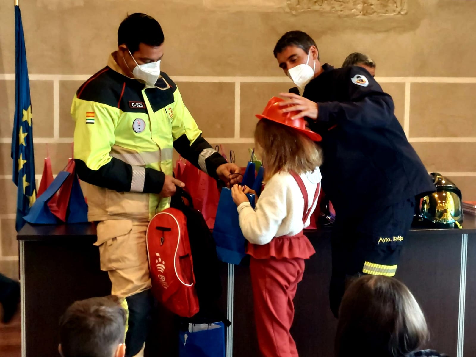 Día mágico para los más pequeños en Badajoz de la mano de AOEX, Bomberos y Protección Civil