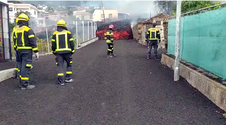 Volcán de La Palma: avance imparable de la lava y amenaza de destrucción de 1.000 casas