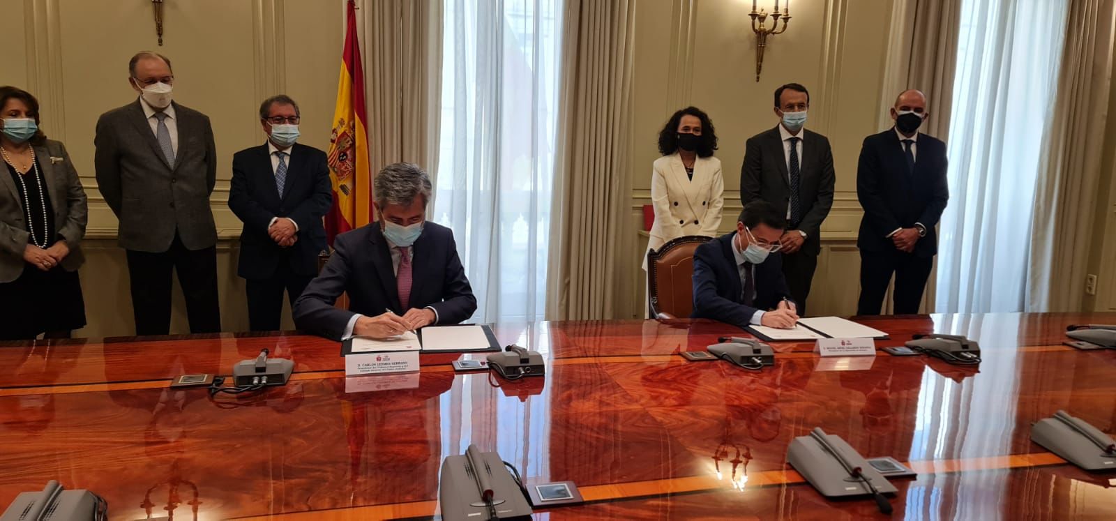 Convenio para promover actividades de formación en Derecho Público y Privado