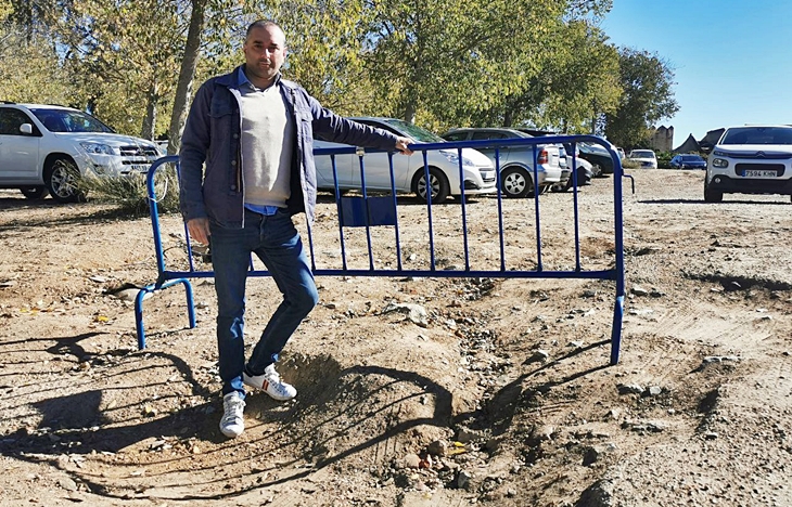 Denuncian el estado en el que se encuentra el aparcamiento de la Alcazaba (Badajoz)