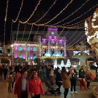 Califican de despilfarro el encendido navideño de Mérida