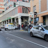 Choca contra un vehículo de la Policía en un cruce de Juan Carlos I (Badajoz)