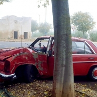 Pierde el control de su vehículo y se accidenta en Badajoz