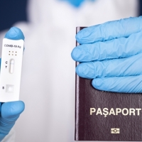 Pasaporte Covid frente a los no vacunados
