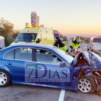 Retenciones por un accidente de tráfico en la EX-101