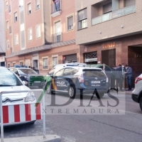 Se dan a la fuga tras asaltar a un hombre en el garaje de un edificio en la barriada de San Fernando