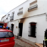 Bomberos del CPEI actúan en un incendio de vivienda en la localidad de Usagre (BA)