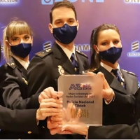 La Policía Nacional recibe un premio por su perfil en TikTok