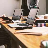 Oferta de empleo en Extremadura para titulados en ADE, RRLL o Empresariales