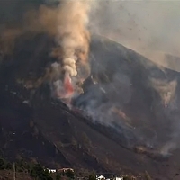 Una nueva fisura de gran tamaño desestabiliza el volcán