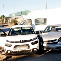 Accidente vial urbano en el Polígono El Nevero (Badajoz)