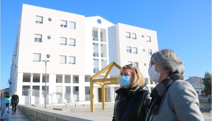 Mejoran la eficiencia energética en 50 viviendas de promoción pública en Quintana de la Serena