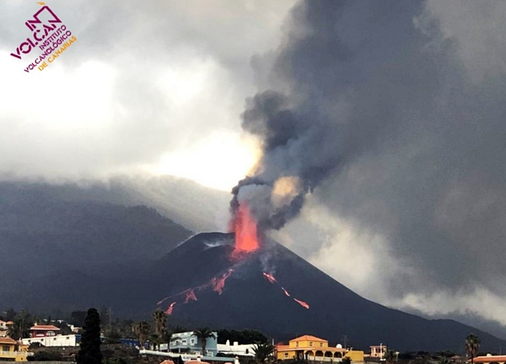 Volcán La Palma: una nueva boca se abre en la parte inferior del cono secundario