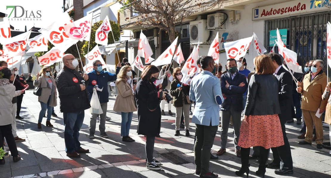 REPOR - Manifestación en Mérida por la jubilación parcial en la enseñanza concertada