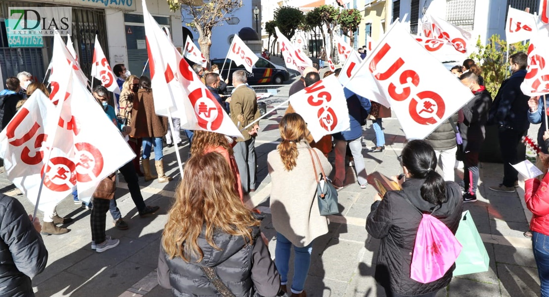 REPOR - Manifestación en Mérida por la jubilación parcial en la enseñanza concertada