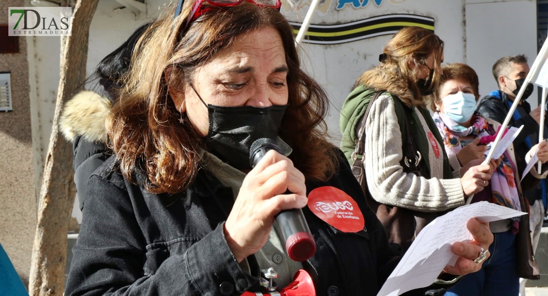 REPOR - Manifestación en Mérida por la jubilación parcial en la enseñanza concertada