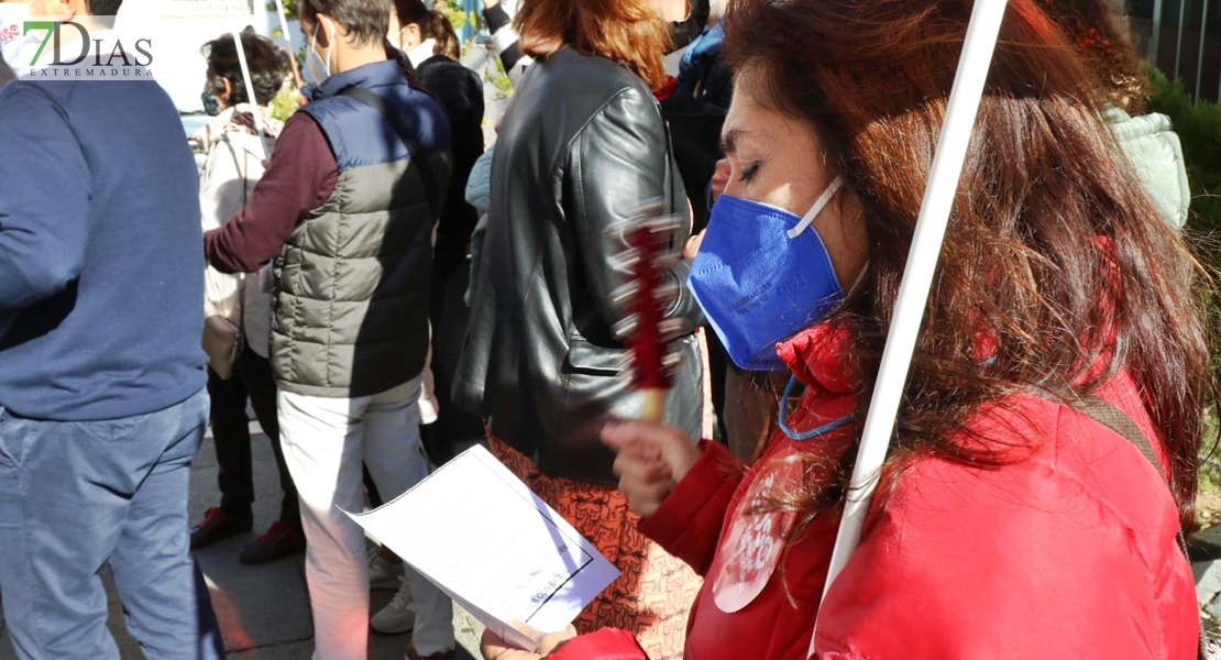 REPOR - Manifestación en Mérida por la jubilación parcial en la enseñanza concertada