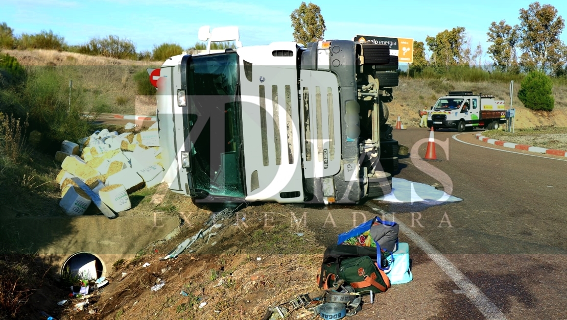 Accidente y vuelco en la autovía A.5 (Badajoz)