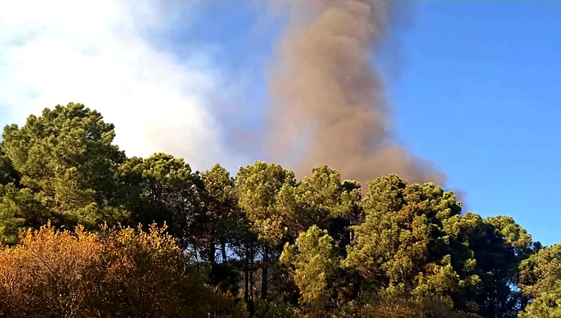SEPEI e INFOEX trabajan en un incendio en Sierra de Gata