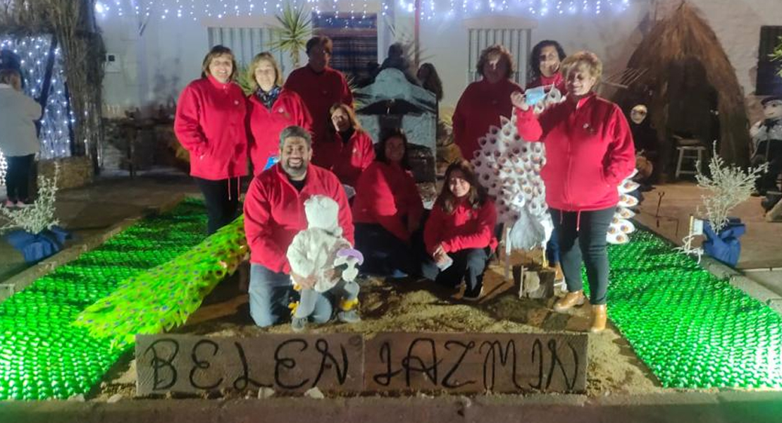 Palazuelo adorna sus calles con material reciclado durante la Navidad