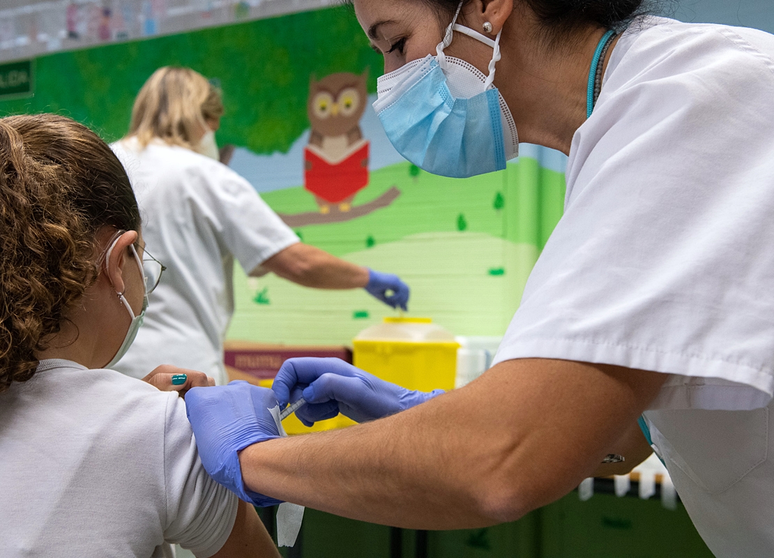 REPOR - Primeras imágenes de la vacunación de niños en Extremadura